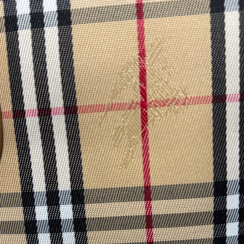 🔥Sold 🔥Burberry Beige and Black Checkered Tote - Picture 7 of 16